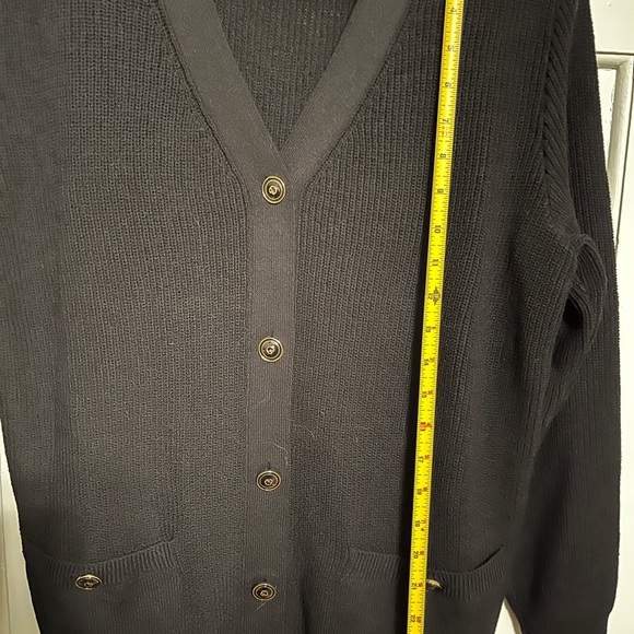 1990s Vintage St. John V-Neck Cardigan - Picture 7 of 8